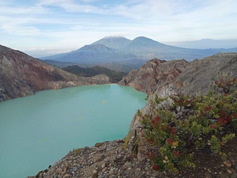 mount-ijen-volcanic-crater-overnight-trip-from-bali