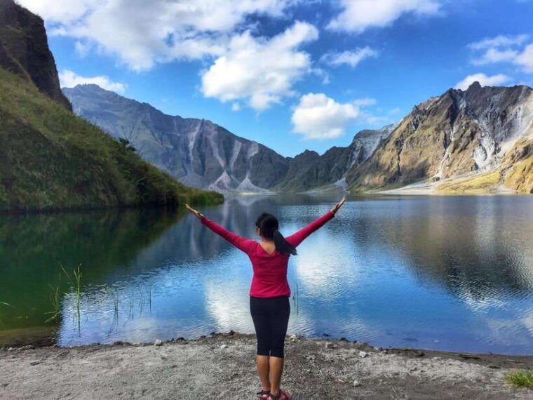 mt-pinatubopinatubo-crater-hike-day-trip-only-from-manila