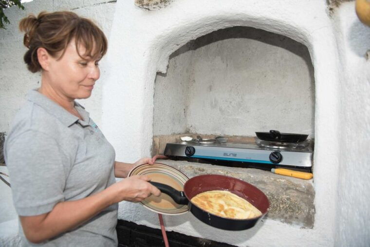 mykonos-barbecue-at-a-mykonian-farm