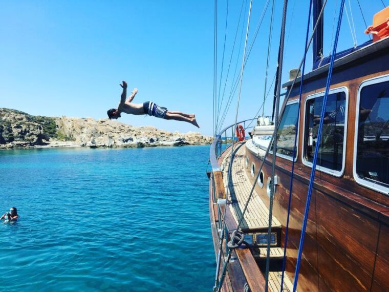 mykonos-delos-and-rhenia-islands-cruise-with-bbq-meal