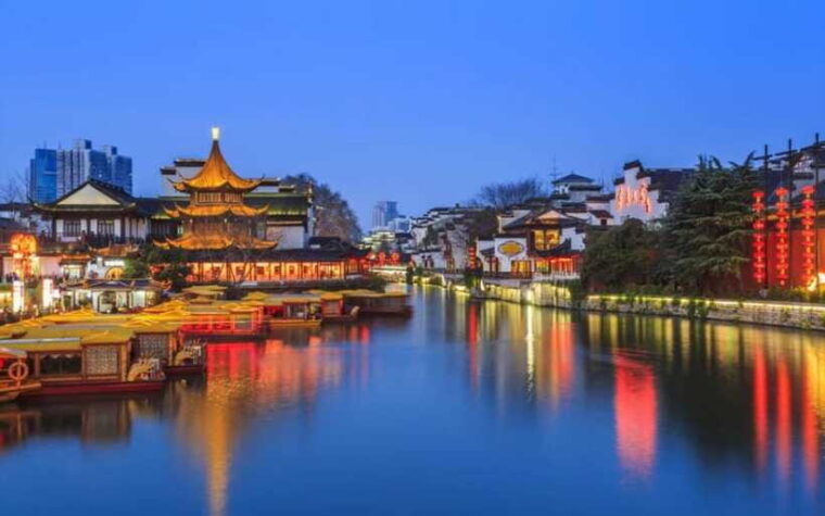 nanjingnight-cruise-qinhuai-rivernight-visit-zhonghua-gate