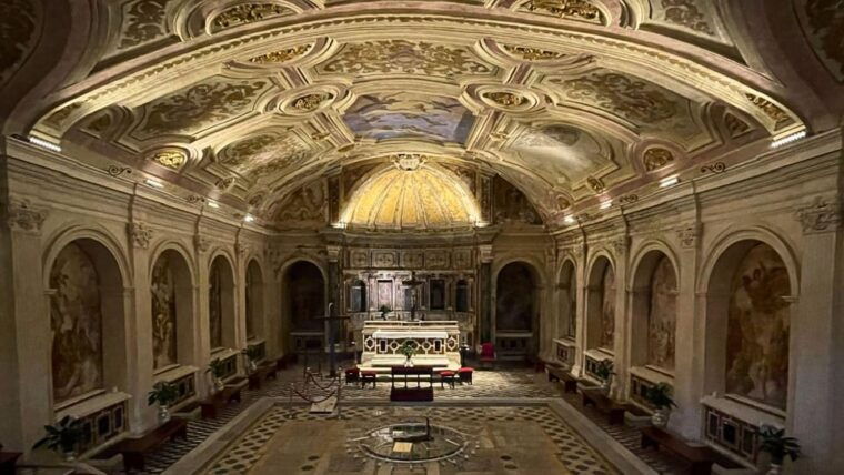 naples-health-tour-among-ancient-catacombs-and-folklore