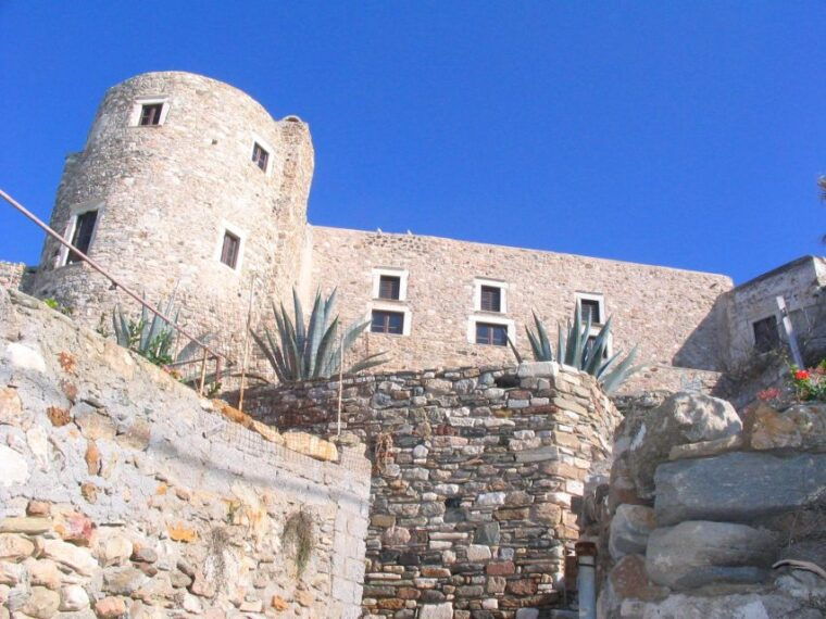 naxos-castle-walking-tour-and-sunset-at-the-portara