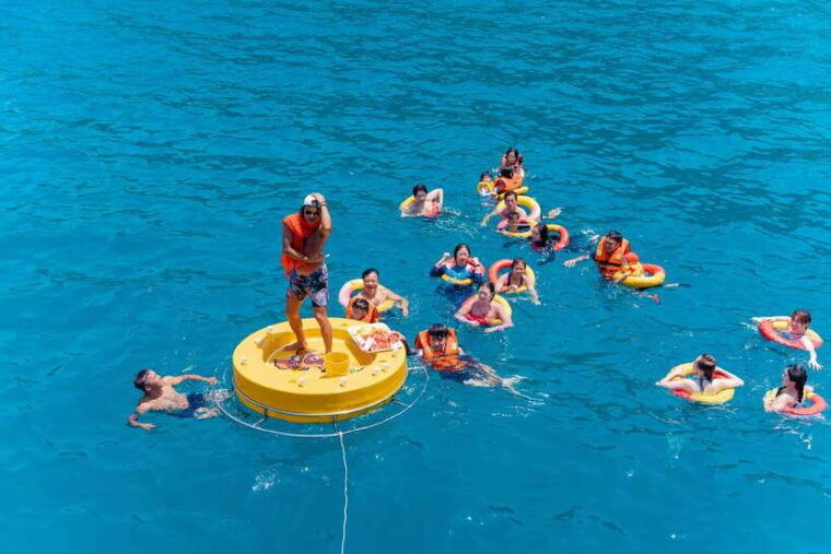 nha-trang-coral-reef-snorkeling-and-floating-bar-party