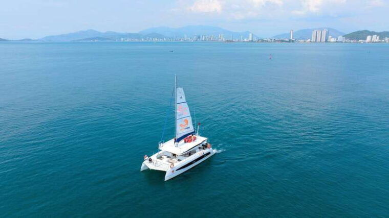 nha-trang-vip-yacht-tour-bbq-water-activities