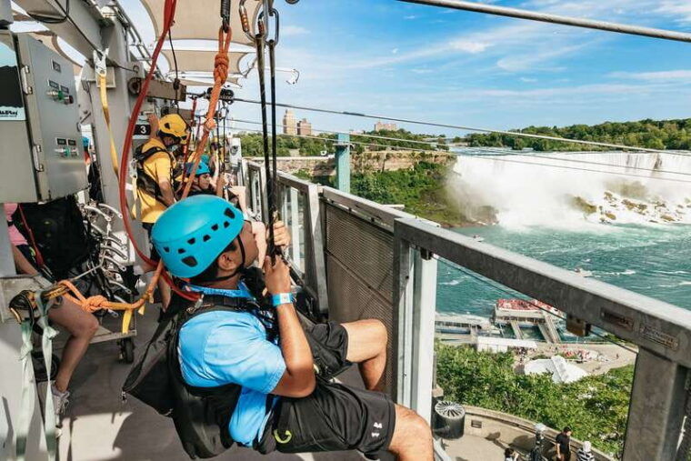 niagara-falls-canada-zipline-to-the-falls