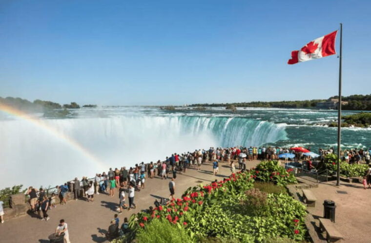niagara-falls-tour-from-toronto-with-optional-boat-cruise-2