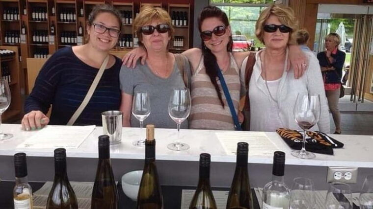 niagara-on-the-lake-wine-tour-with-tastings-and-lunch