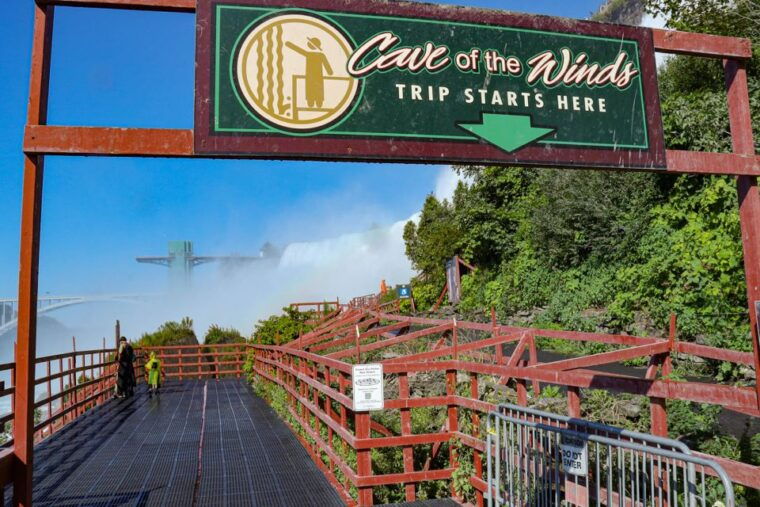 niagara-usa-daredevil-walking-tour-with-cave-of-the-winds