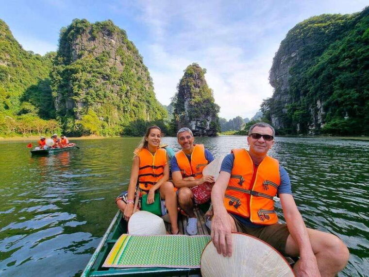 ninh-binh-luxury-1-day-trip-with-limousine-trang-an-hoa-lu