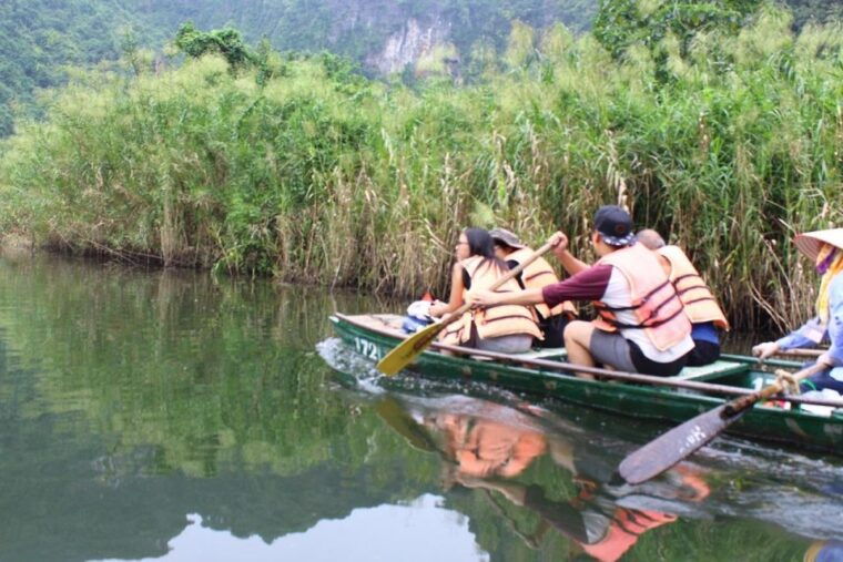 ninh-binhbai-dinh-pagoda-electric-car-2-ways-trang-an-eco