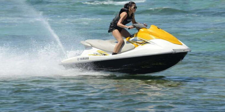 nusa-dua-self-drive-jet-ski-experience