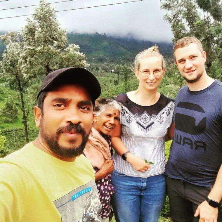 nuwara-eliya-tea-factory-and-victoria-park-tour-by-tuk-tuk