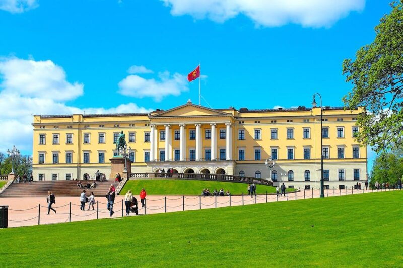 oslo-guided-walking-tour-in-central-oslo