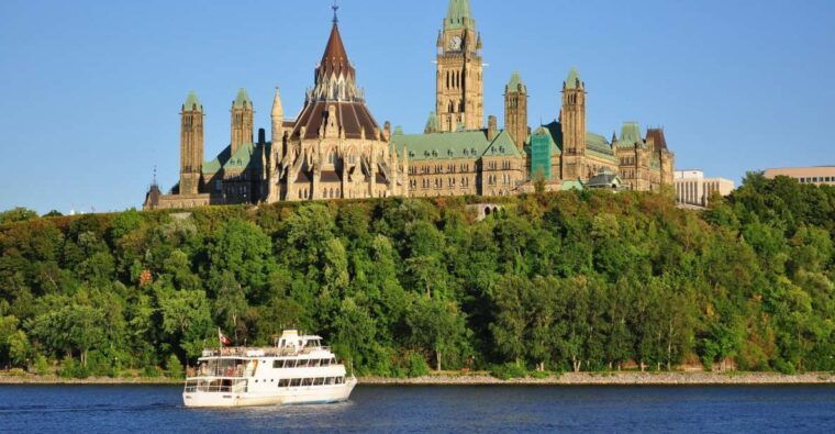 ottawa-best-of-ottawa-small-group-tour-with-canal-cruise