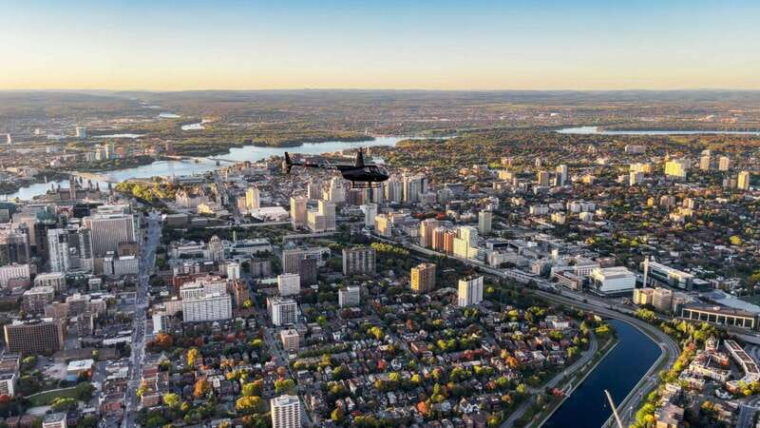 ottawa-helicopter-ride-with-live-commentary