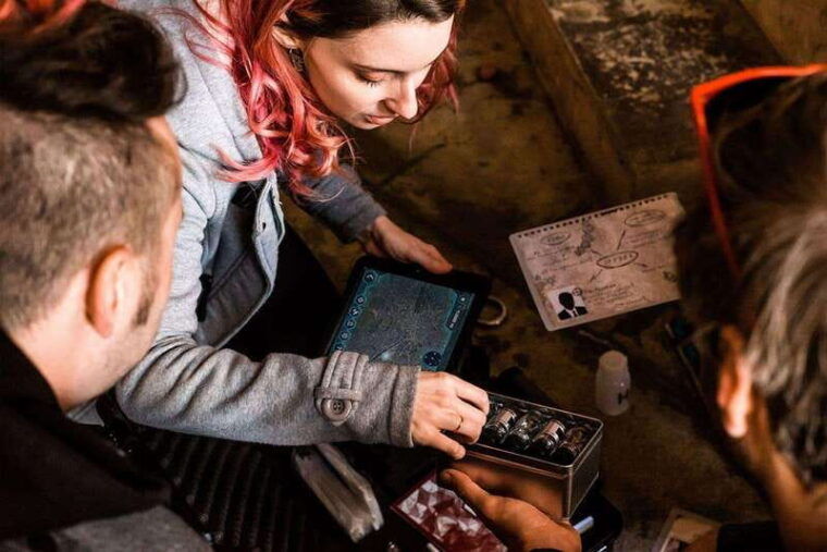 ottawa-interactive-outdoor-escape-room-aqua-taxi-option