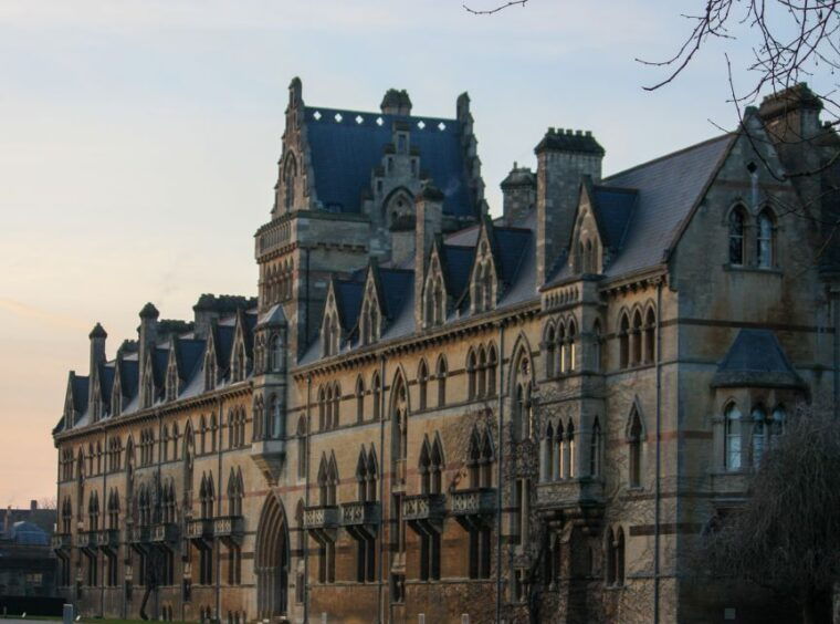 oxford-alumni-led-walking-tour-w-new-college-entry-option