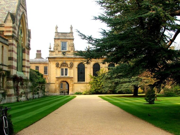 oxford-official-university-and-city-walking-tour