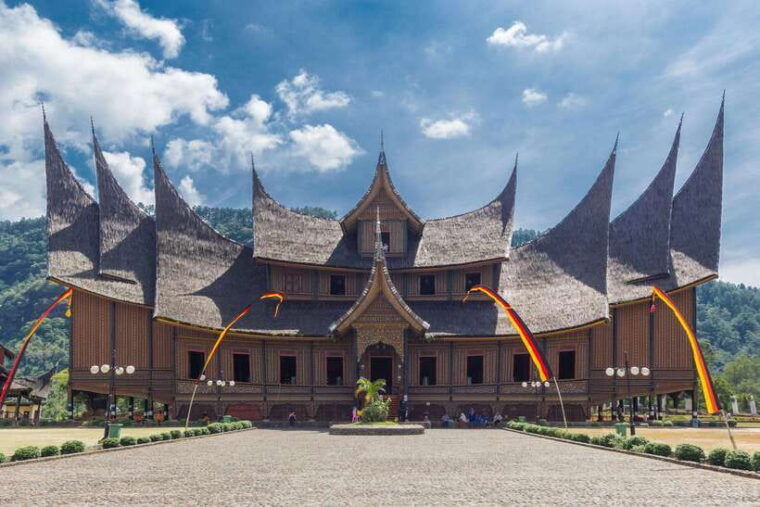 padang-3-days-exploring-iconic-place-of-padang