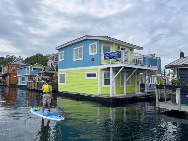 paddle-the-heart-of-downtown-victoria
