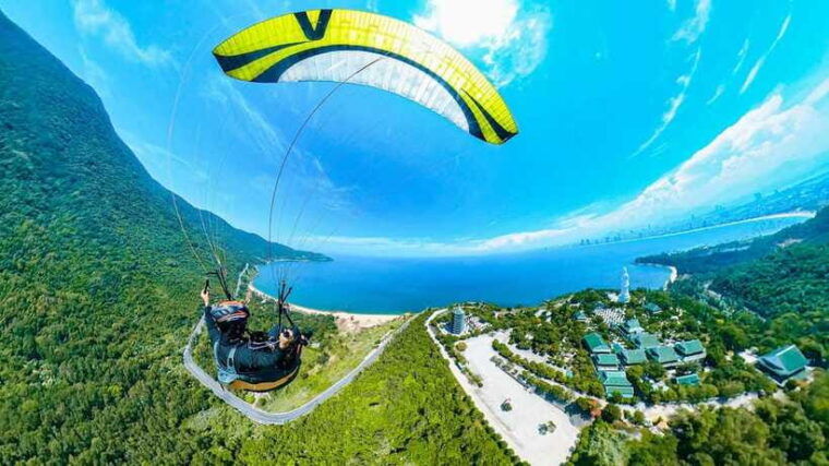 paragliding-and-seeing-da-nang-from-above-is-wonderful-2