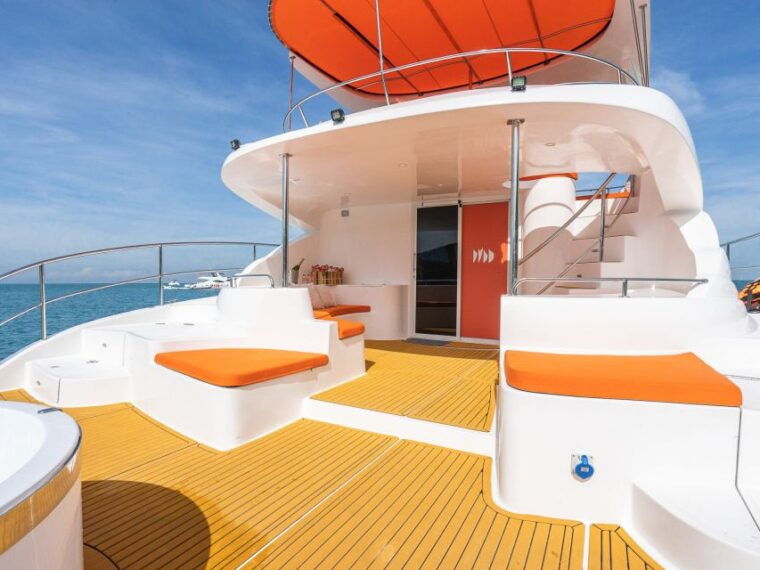 pattaya-private-luxury-catamaran-island-discoveries
