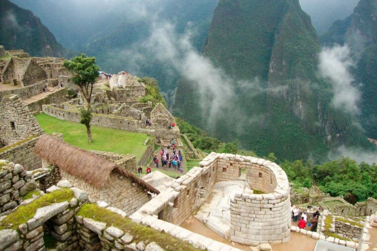 peru-7-day-package-huacachina-oasis-and-machu-picchu