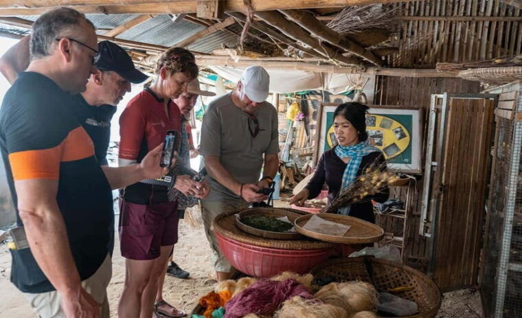 phnom-penh-bike-boat-guided-tour-included-snacks-beers