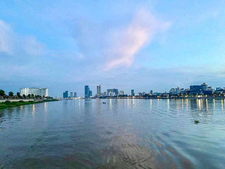 phnom-penh-mekong-river-sunset-cruise-and-tuk-tuk-ride
