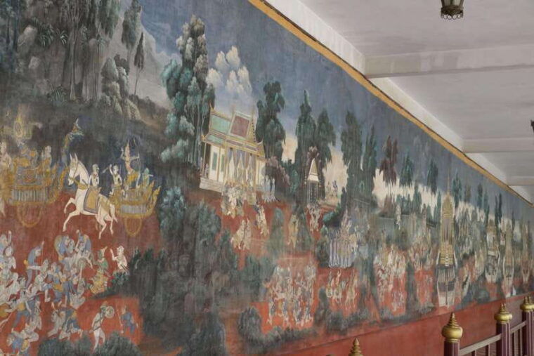 phnom-penh-tour-with-english-tuk-tuk-driver