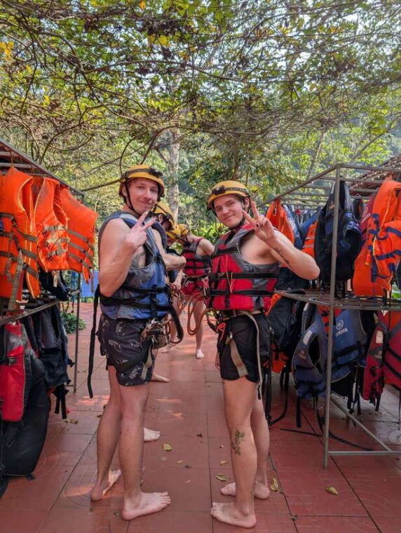phong-nha-zipline-dark-cave-paradise-cave-exploration