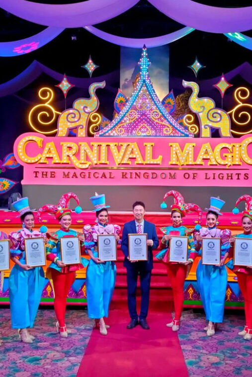 phuket-carnival-magic-show-buffet-dinner
