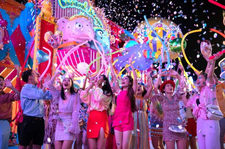 phuket-carnival-magic-ticket-with-dinner-and-transfer