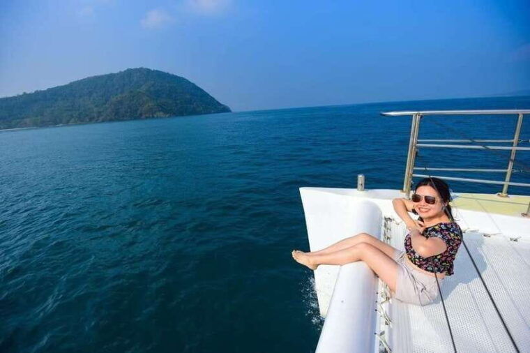 phuket-coral-yacht-boat-tour-to-coral-island-with-sunset
