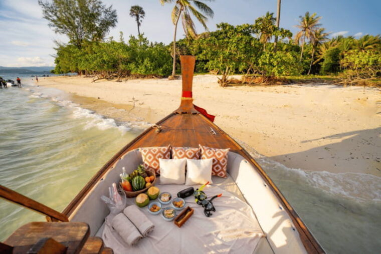 phuket-luxury-private-longtail-boat-islands-discovery-tour