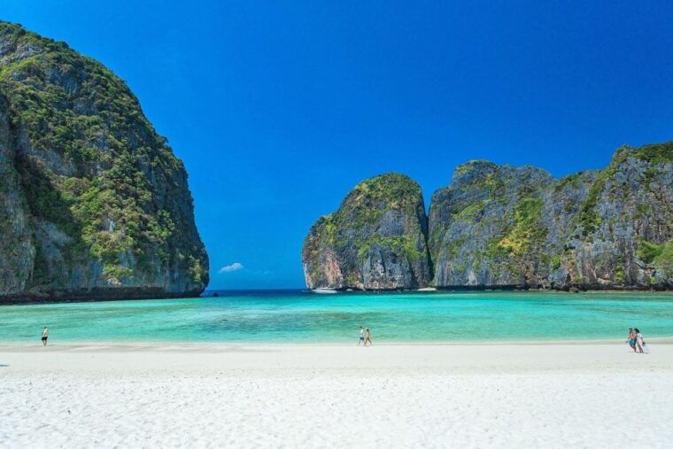 phuket-phi-phi-maya-bamboo-island-by-speed-catamaran