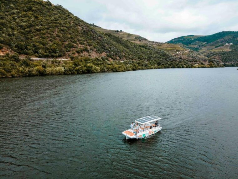 pinhao-douro-river-electric-boat-tour-with-wine-tasting