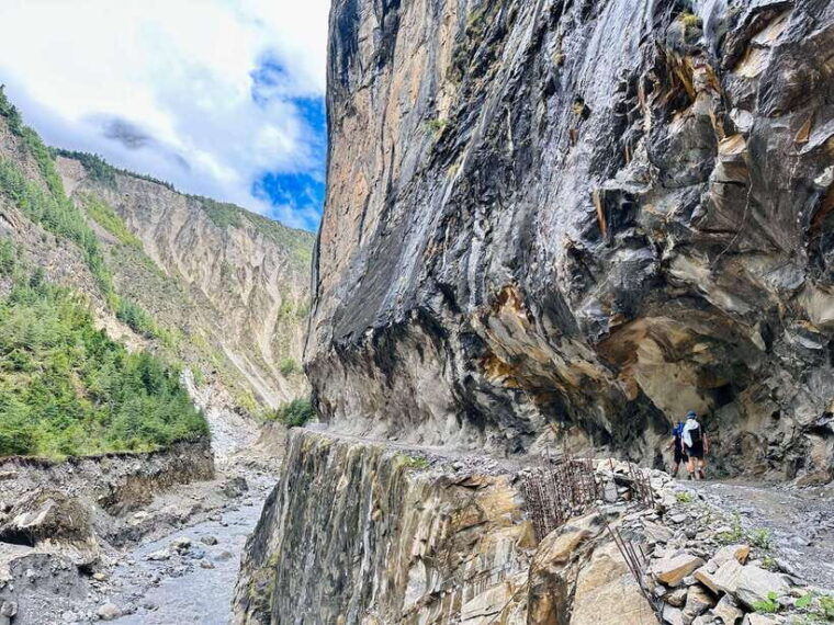pokhara-7-day-annapurna-base-camp-trek-with-wildlife-tour