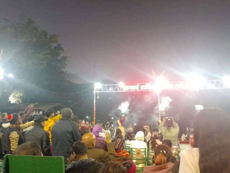 pokhara-aarati-ceremony-at-phewa-lake-with-barahi-temple