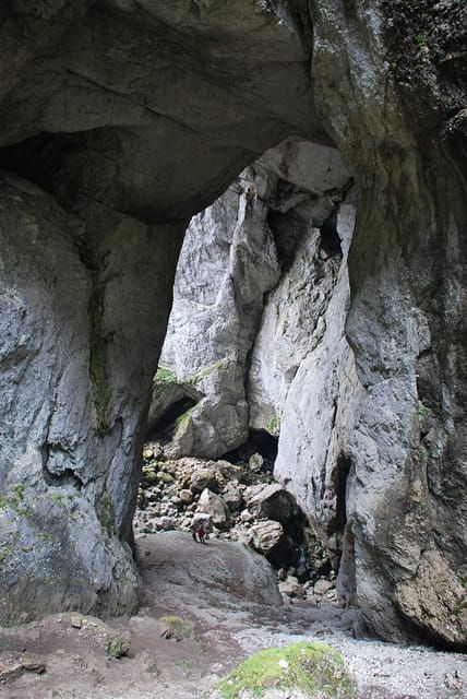 ponor-fortress1-day-tour-visit-the-greatest-romanian-cave