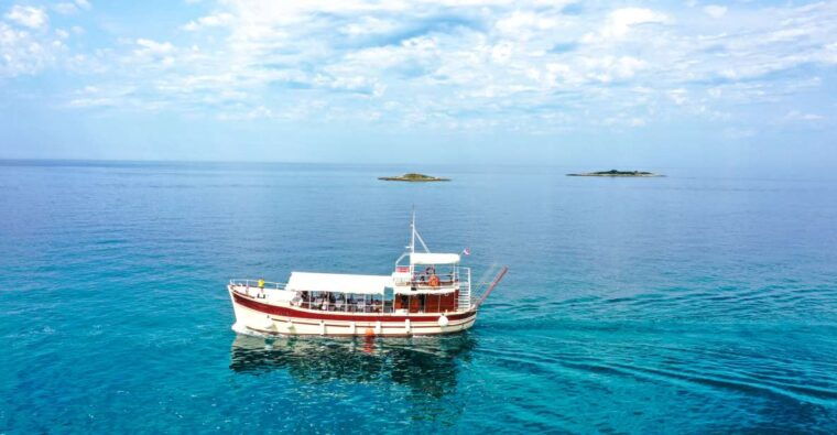 porec-panoramic-morning-cruise-among-20-islands-with-drinks
