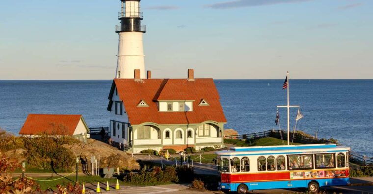 portland-trolley-city-tour-with-portland-head-light-stop