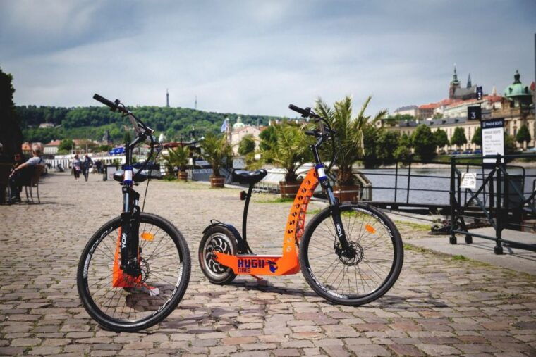 prague-old-town-highlights-e-scooter-small-group-tour