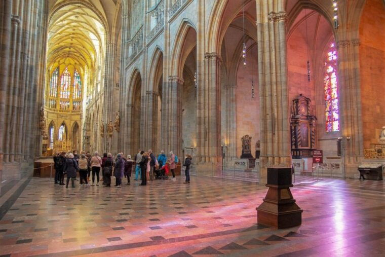prague-prague-castle-complex-smartphone-audio-guide