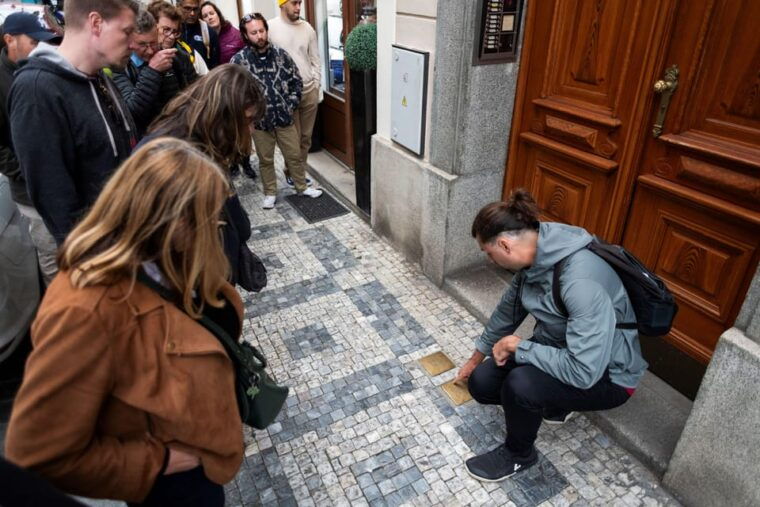 prague-walking-tour-old-town-jewish-quarter-astronomical