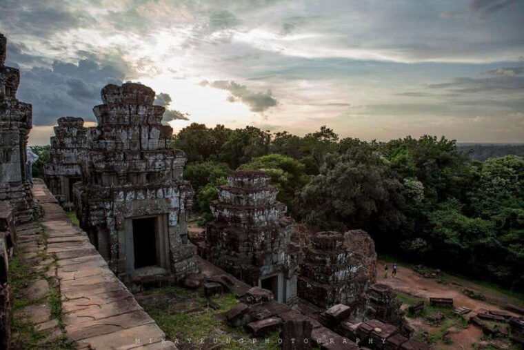 private-angkor-wat-sunset-tour