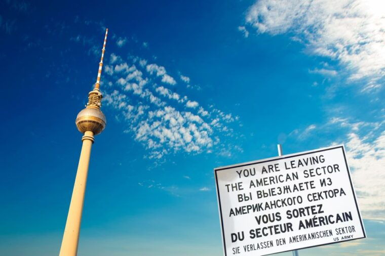 private-berlin-cold-war-tour-by-car-or-on-foot