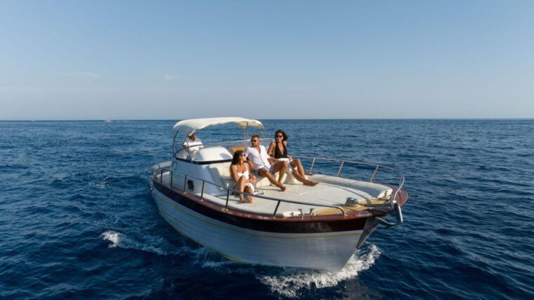private-boat-tour-to-capri-from-positano