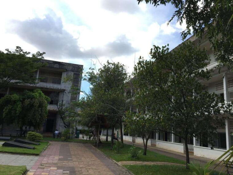 private-half-day-to-killing-field-and-s21-genocidal-museum